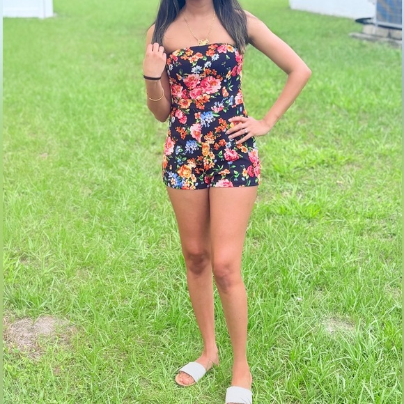 Floral summer romper for skinny girls - Picture 1 of 7